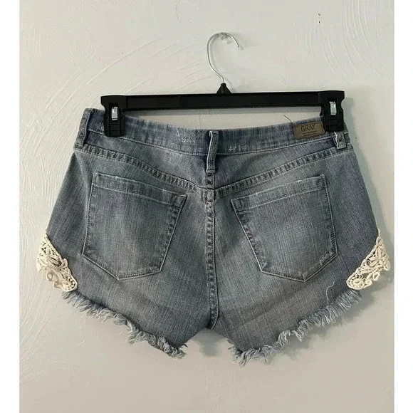 Gray Saks Fifth Avenue Jorts Size 29 Baby Shorts Lace Frayed Hem Jean Denim - Picture 2 of 12